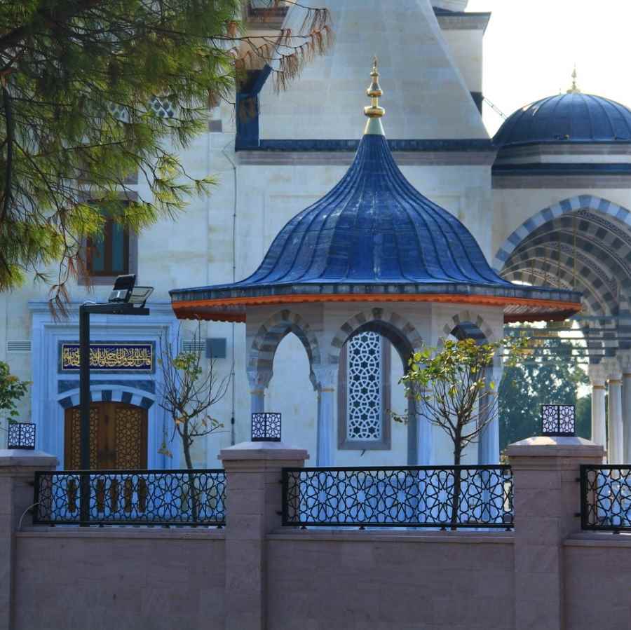 Bilal Saygılı Ege Üniversite Cami